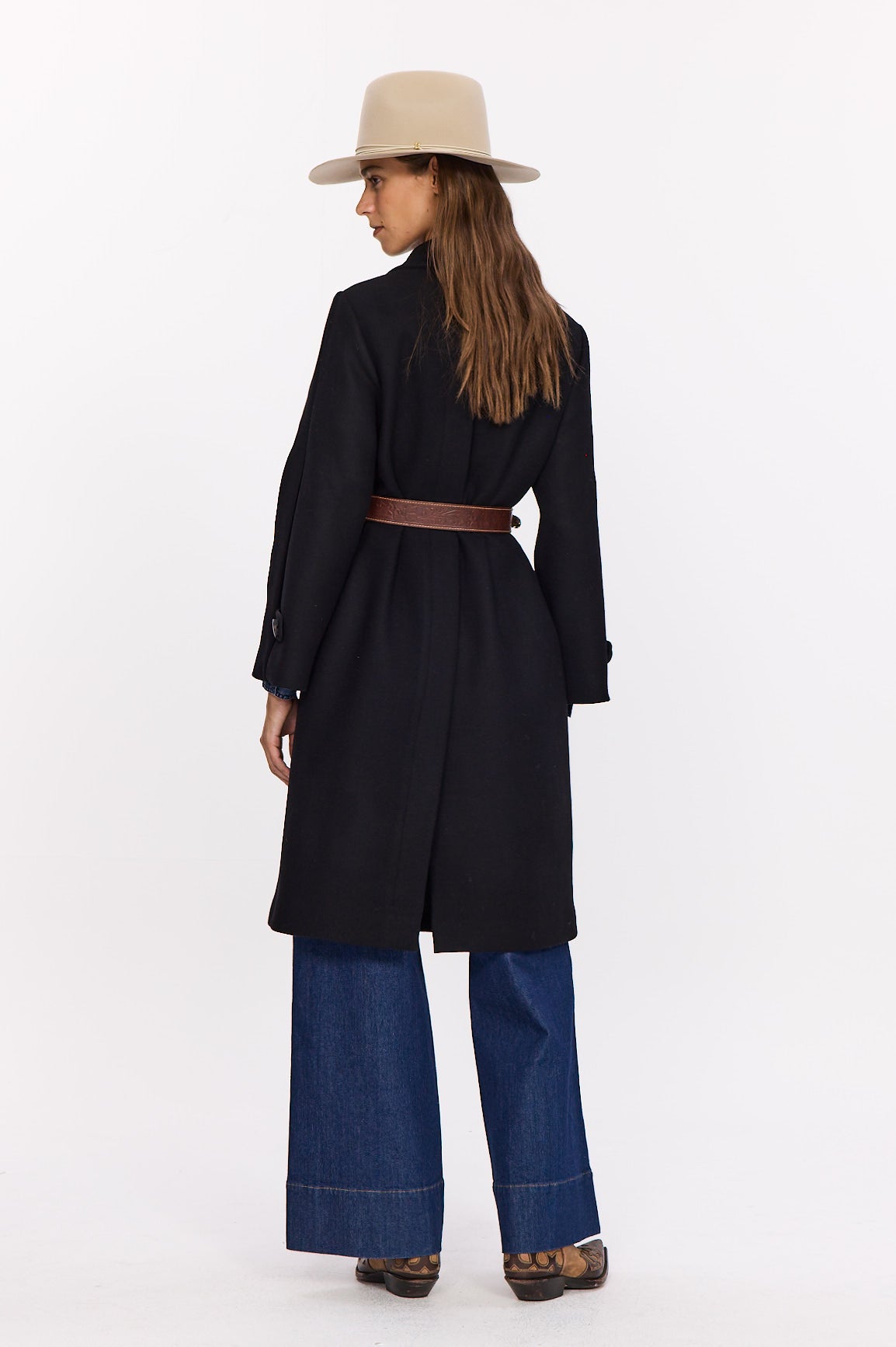 713 . NATY LONG COAT