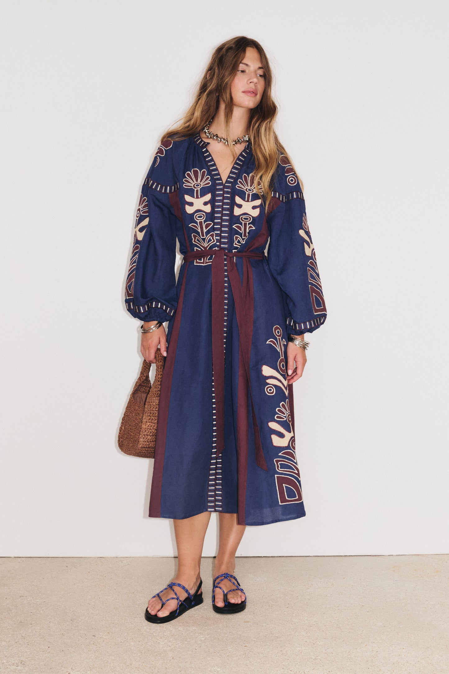 Robe Anouck indigo Stella Forest look complet, esprit bohème chic et matière naturelle