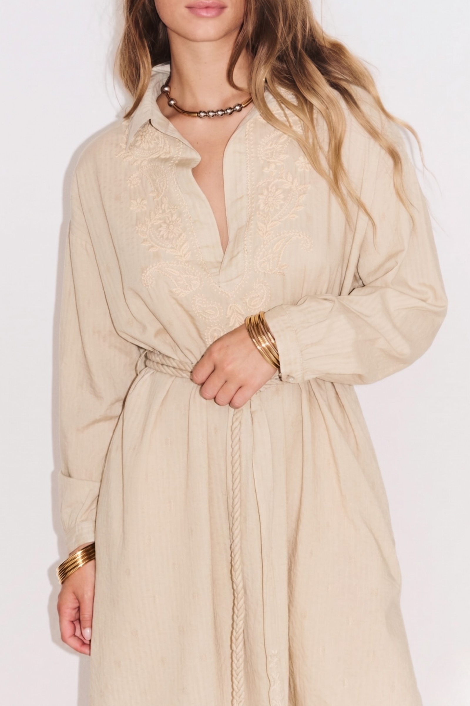 Robe longue Billie écru Stella Forest vue de face avec broderie plastron