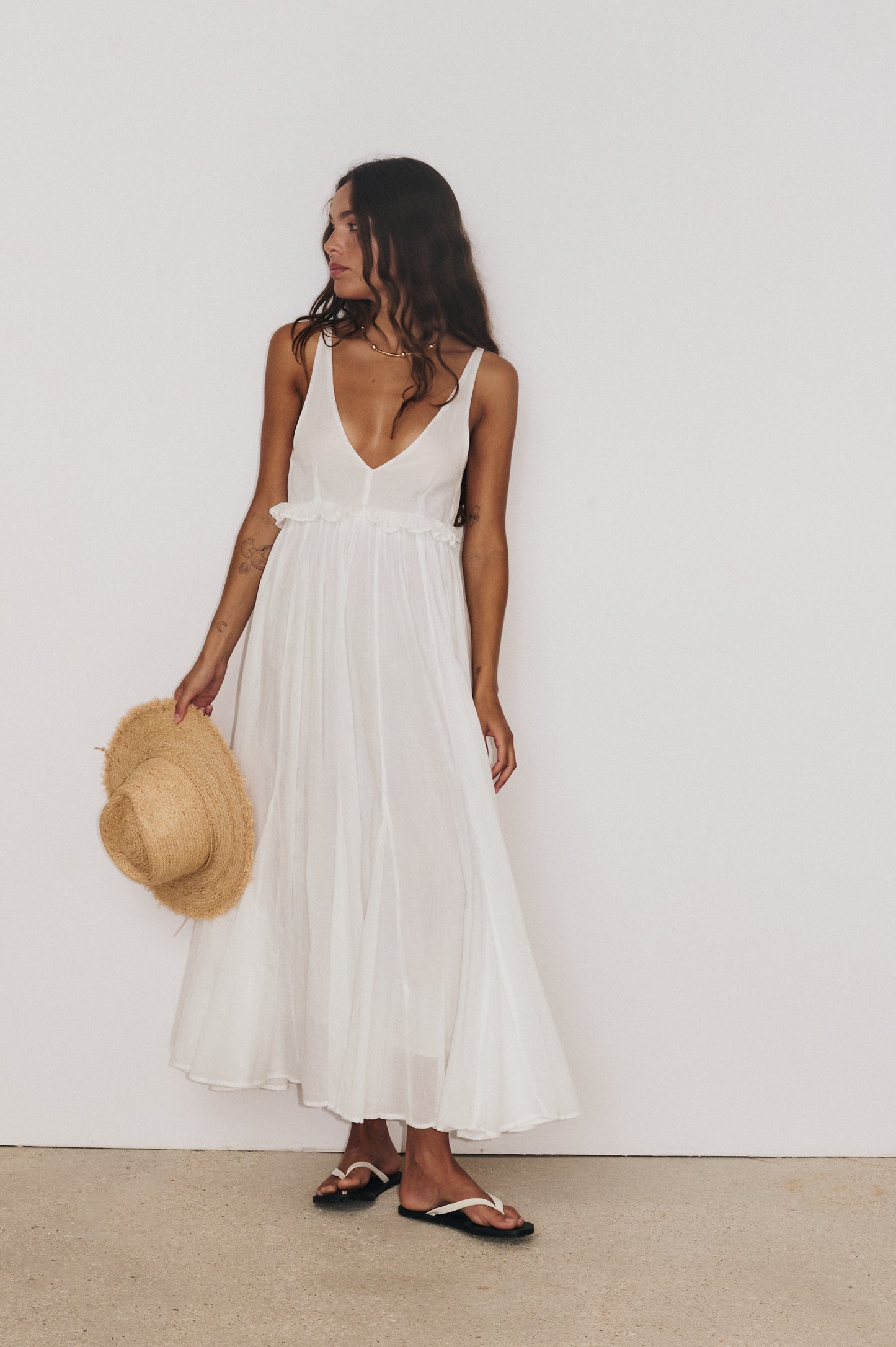Robe longue Gaia blanc Stella Forest en voile de coton, silhouette fluide bohème chic