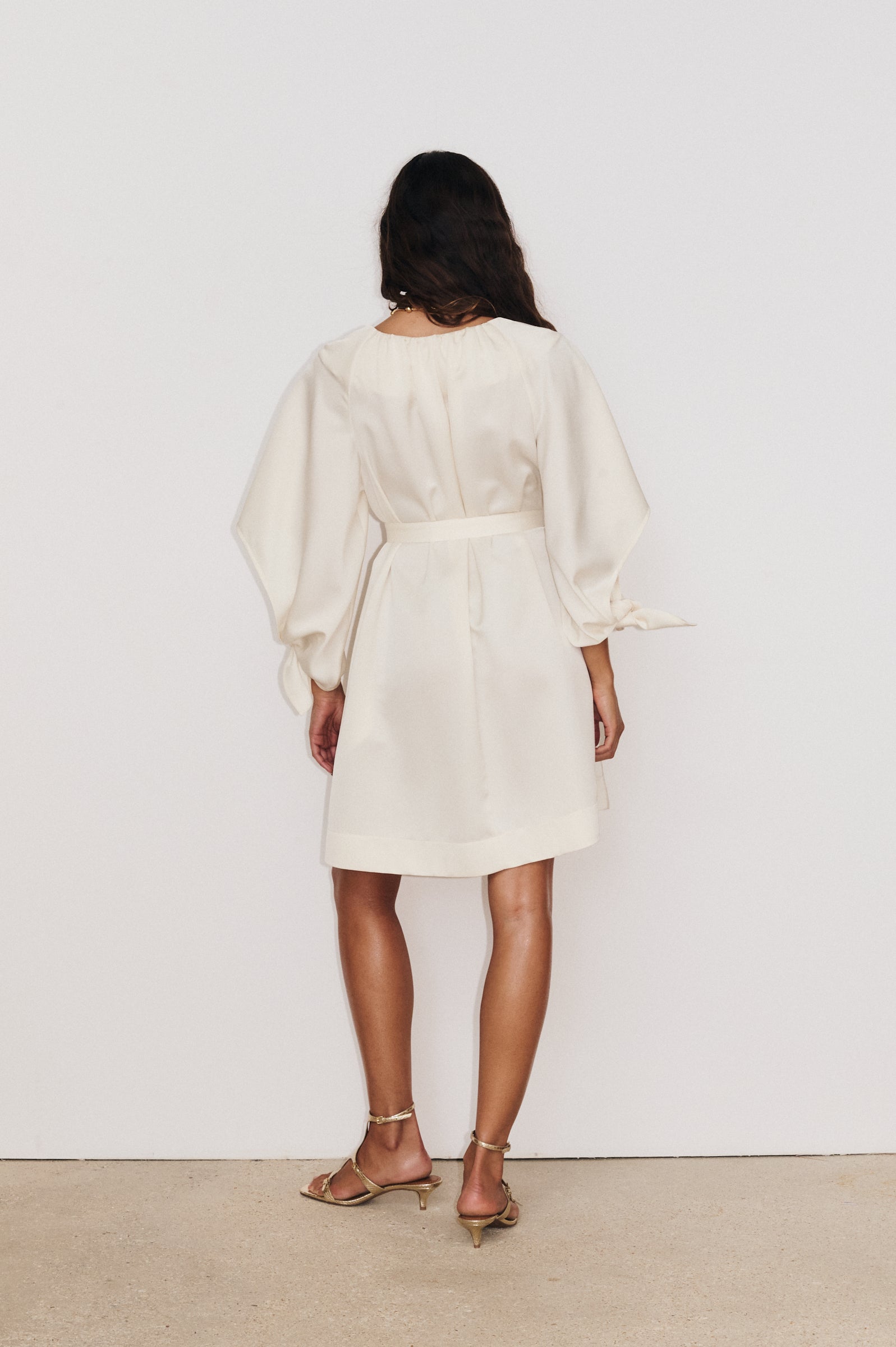 Robe cérémonie Gala Stella Forest vue dos, tombé léger et élégant