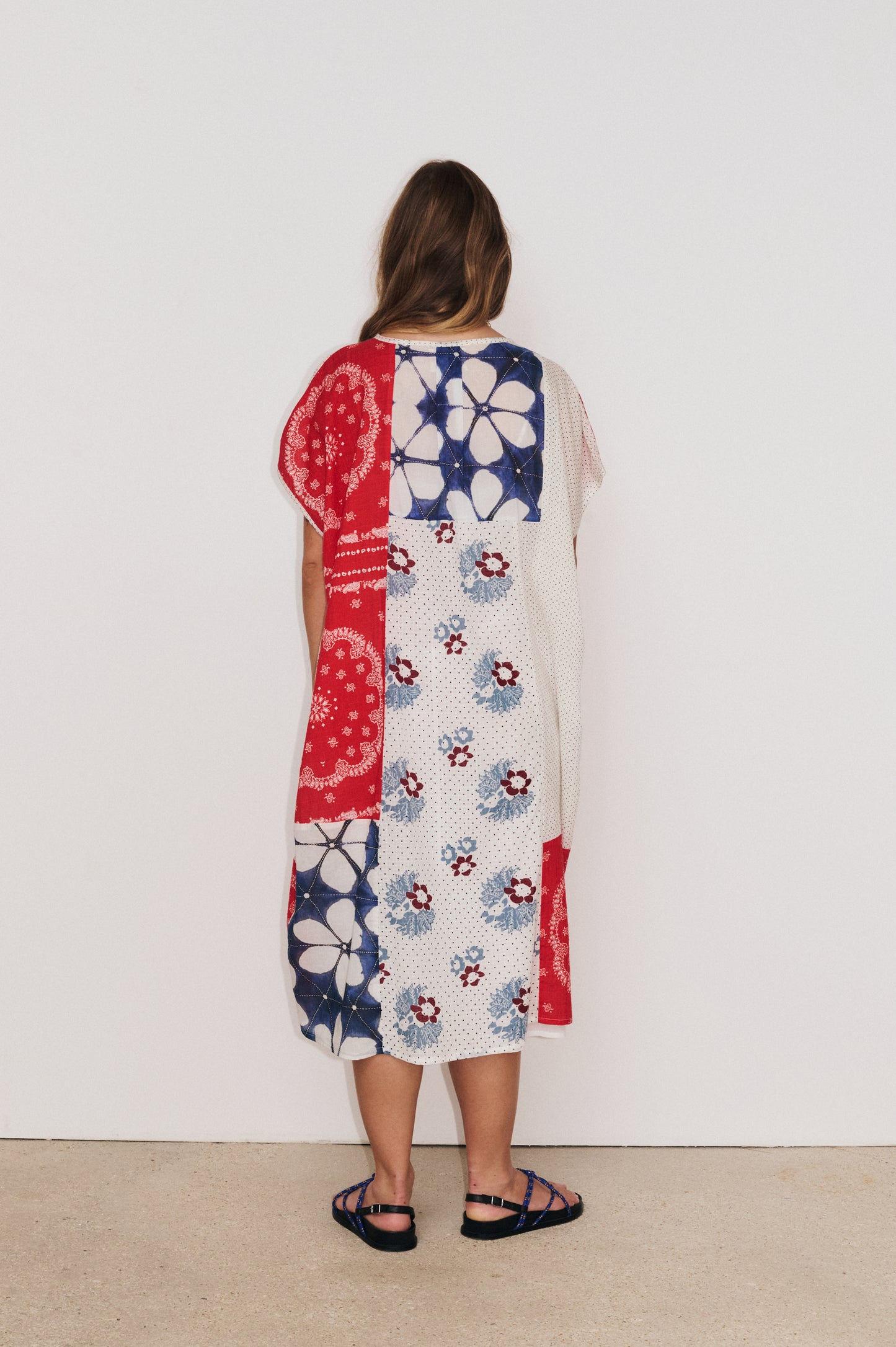 Robe Sophia Stella Forest vue dos, imprimés et coupe fluide